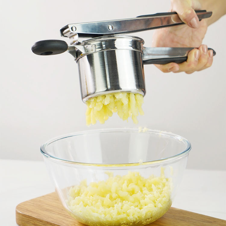 Heavy-Duty Stainless-Steel Kitchen Potato Ricer and Masher Good Price Ricer Potato Mud Press Kitchen Cooking Tools Potato Masher